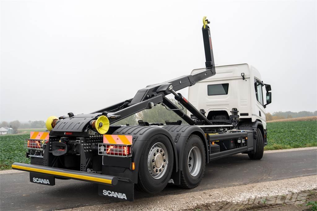 Scania P420 6X2 Hákový nosič kontejnerů