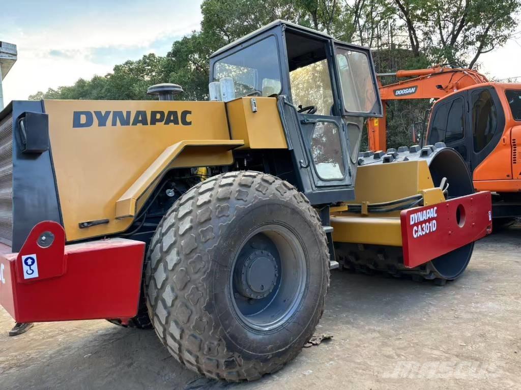 Dynapac CA 301 D Tahačové válce