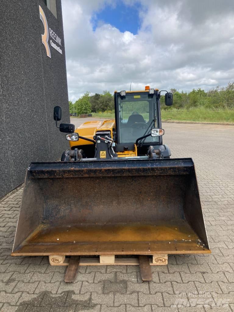 JCB 525-60 Teleskopické manipulátory