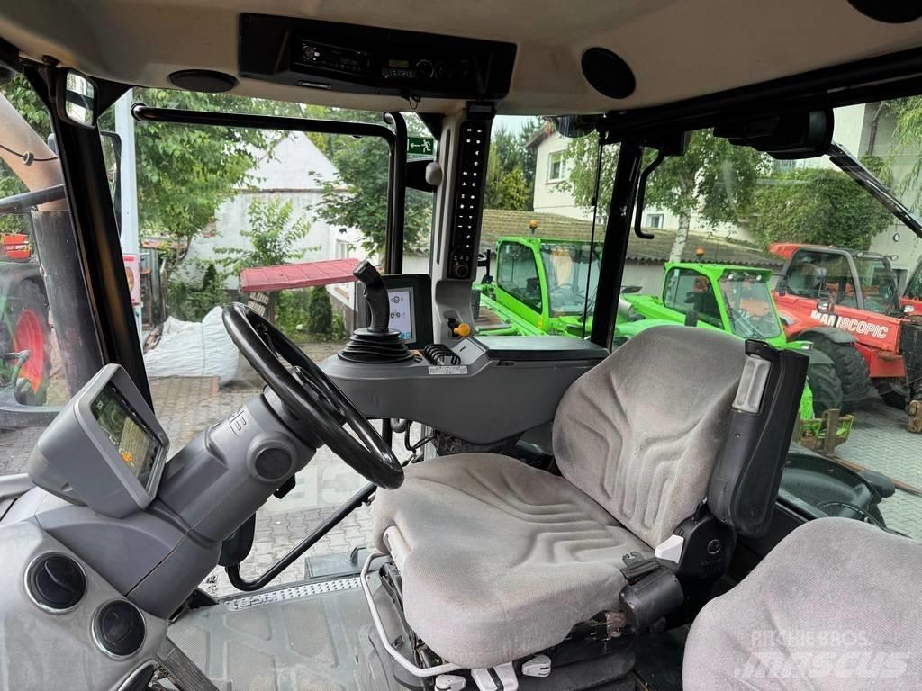 JCB FASTRAC 4220 Traktory