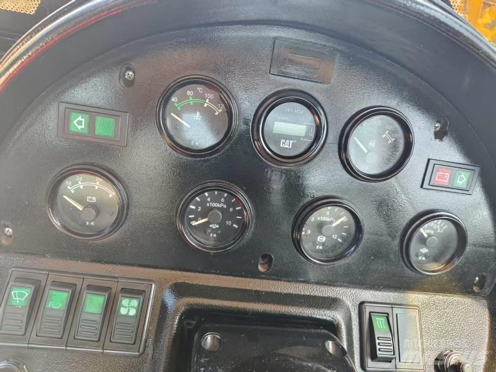 CAT 966 H Kolové nakladače