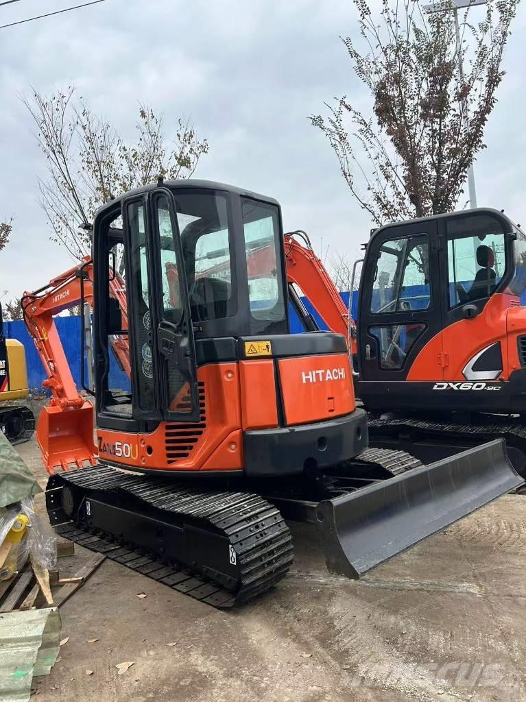 Hitachi ZX 50 Pásová rýpadla