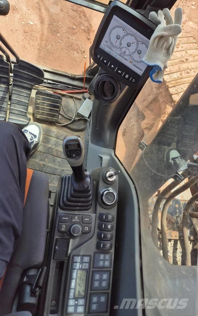 Doosan DX 300 LC-5 Pásová rýpadla