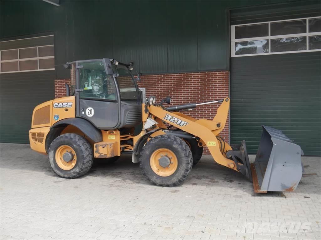 Case IH 321 F Kolové nakladače