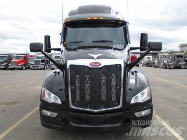 Peterbilt 579 Tractor Units