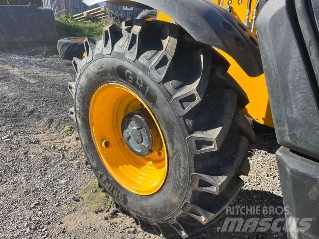 JCB 535-95 Teleskopické manipulátory