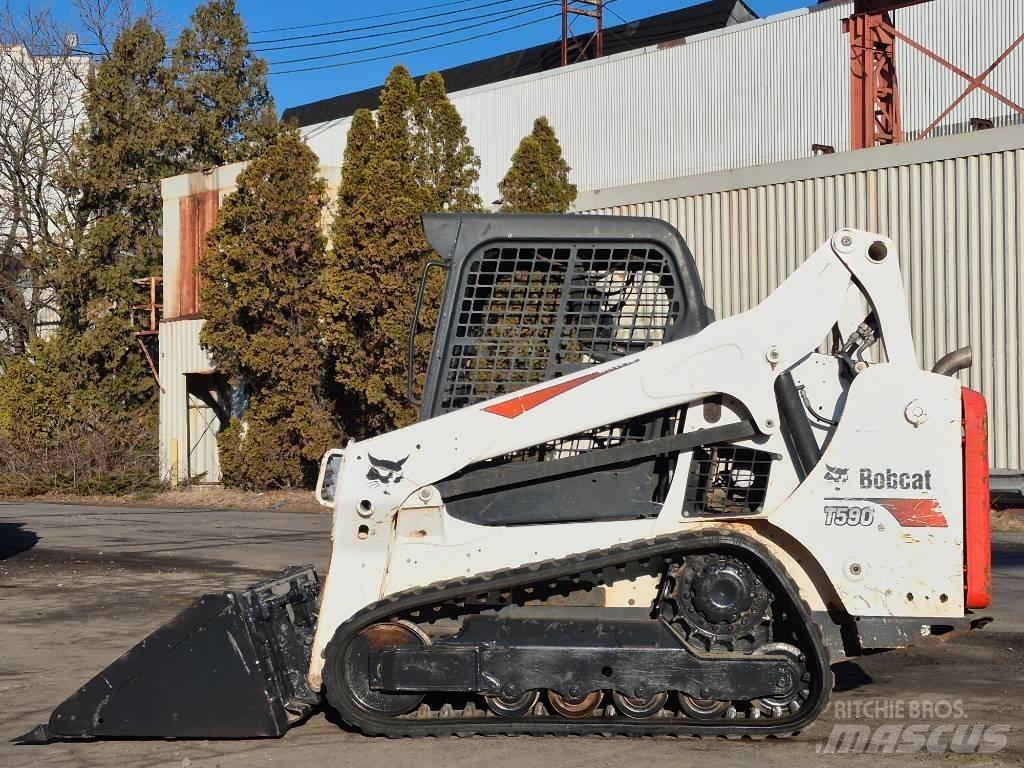 Bobcat T 590 Smykem řízené nakladače