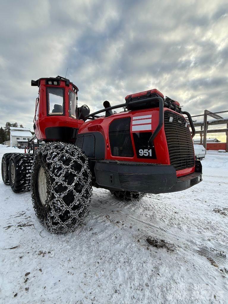 Komatsu 951 Harvestory
