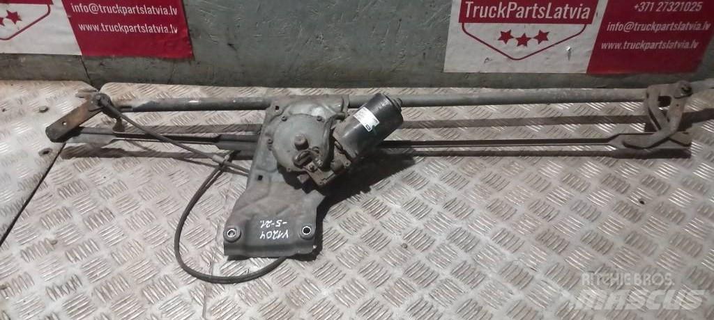 Volvo FH 12     20517438 Kabiny a interiér
