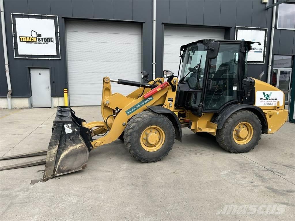CAT 906M (8758) Víceúčelové nakladače
