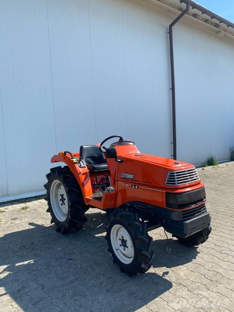 Kubota SATURN X24D Kompaktní traktory