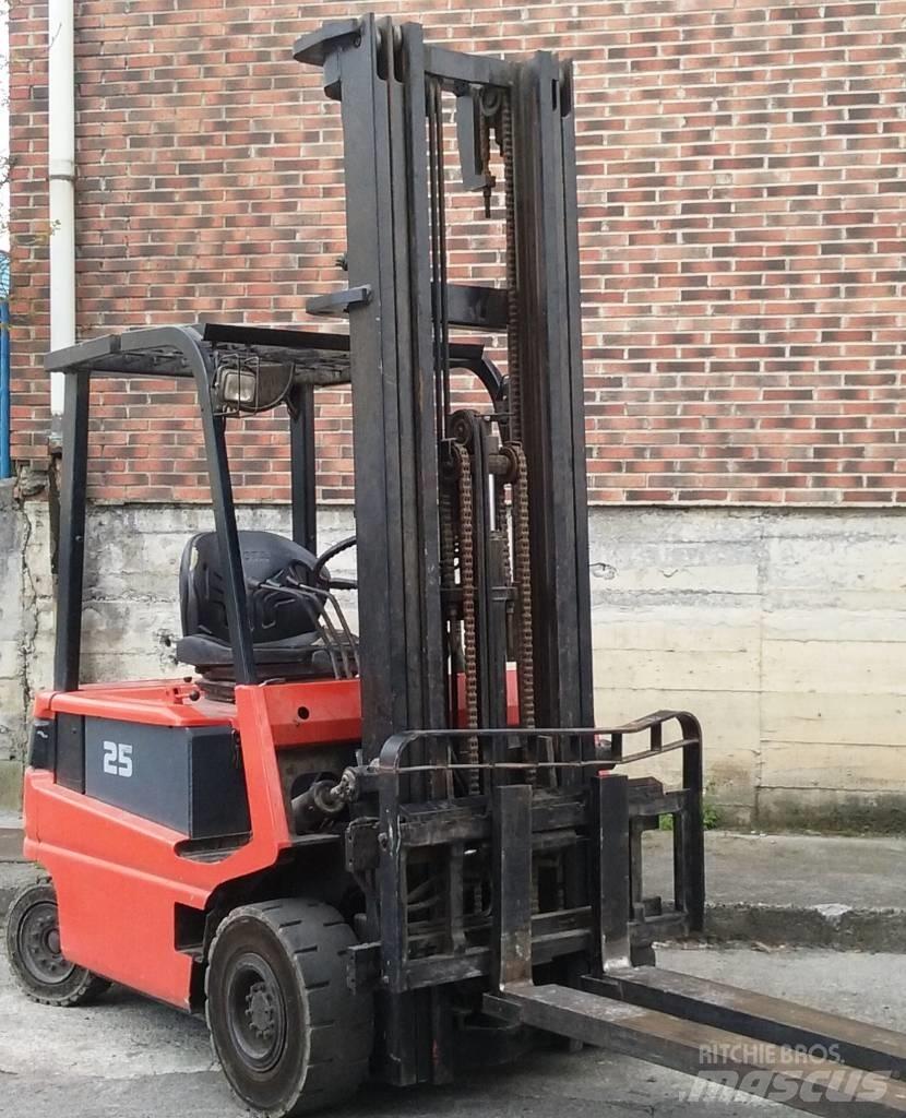 Toyota FBMF25 Akumulátorové vozíky