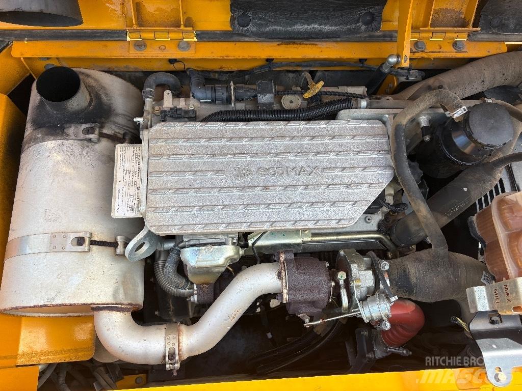 JCB JS 131 Pásová rýpadla