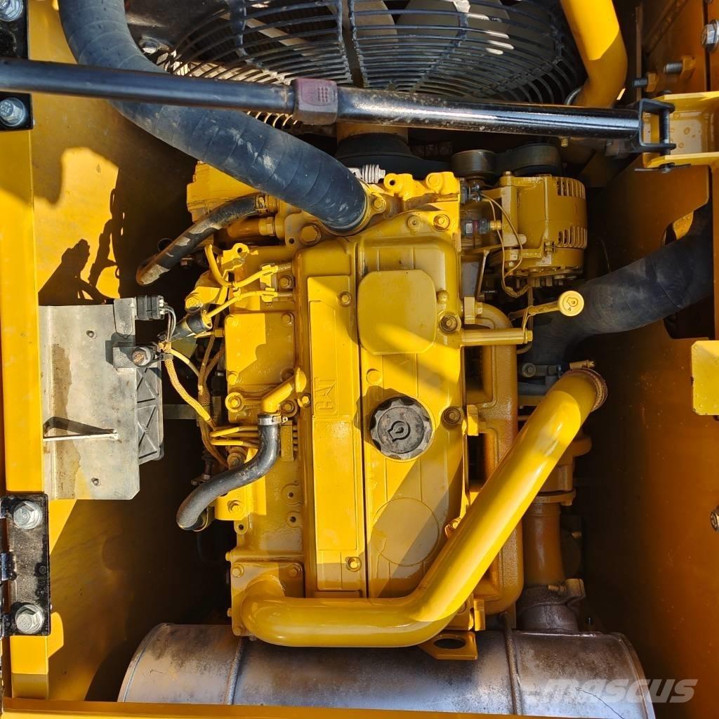 CAT 313 D Pásová rýpadla