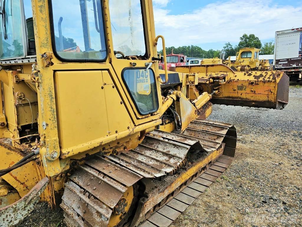 CAT D 4 C Pásové dozery