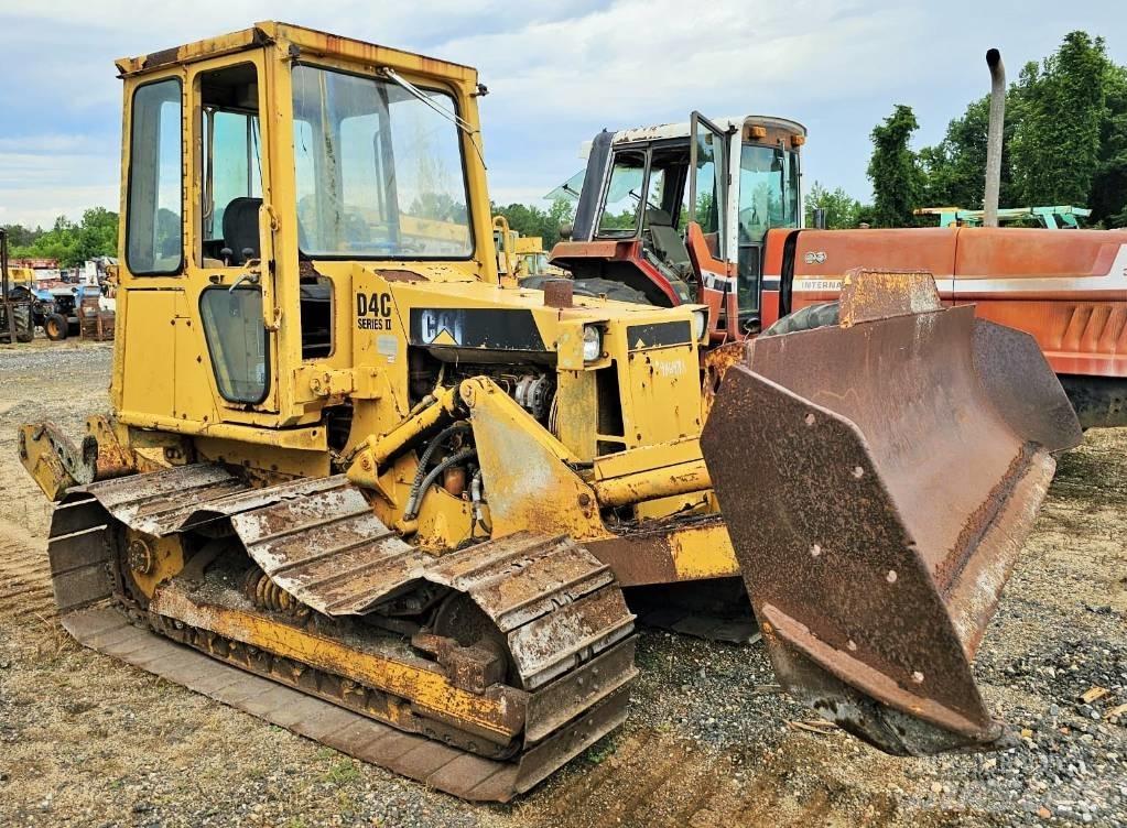 CAT D 4 C Pásové dozery