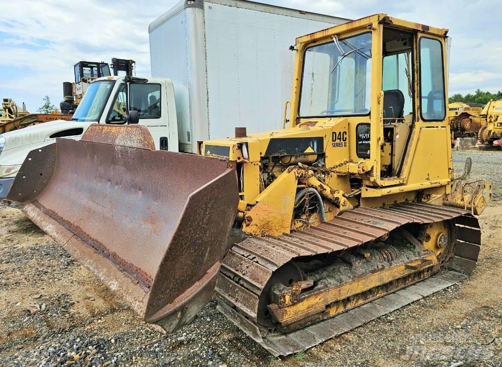 CAT D 4 C Pásové dozery