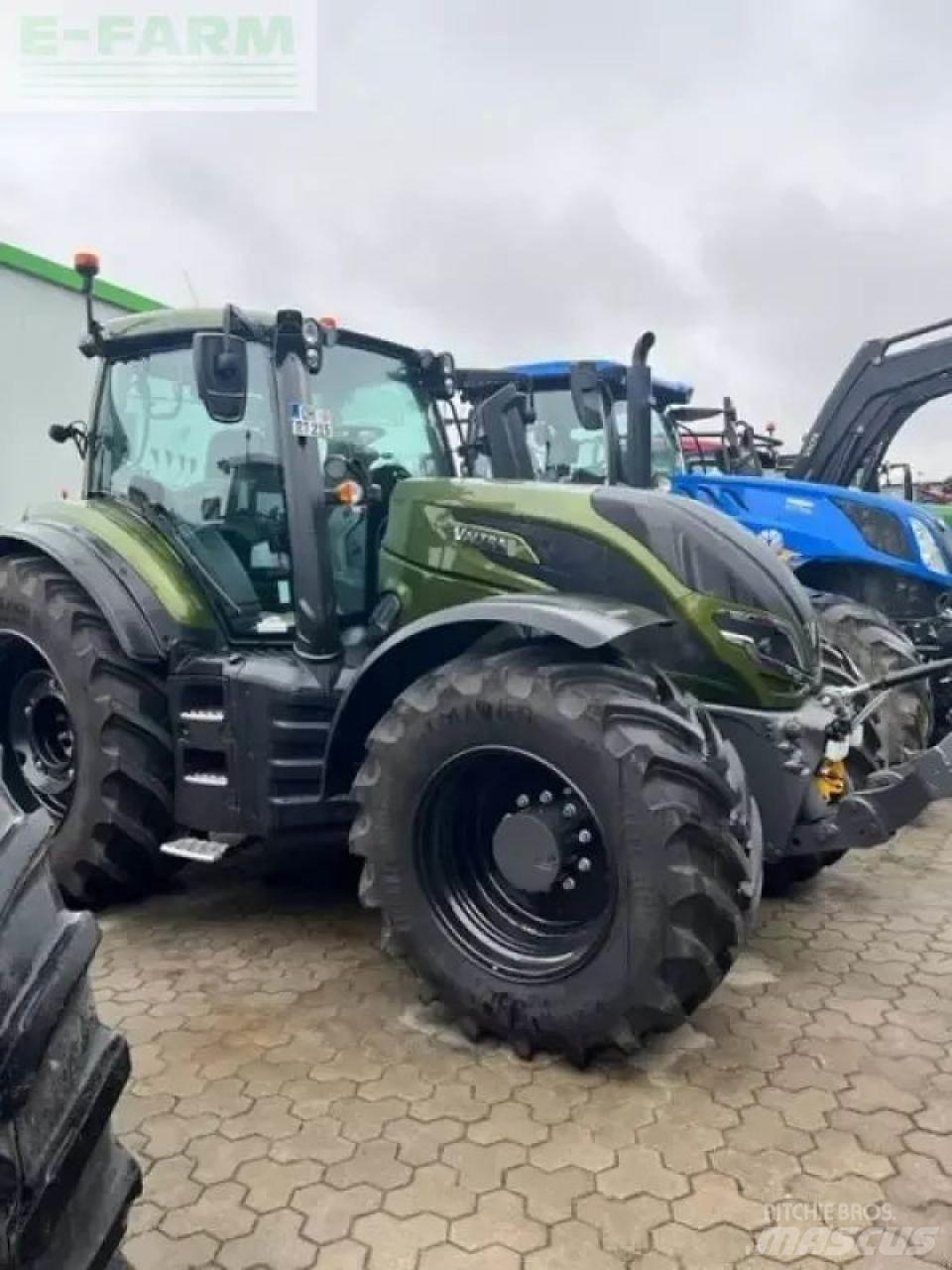 Valtra t215a Traktory