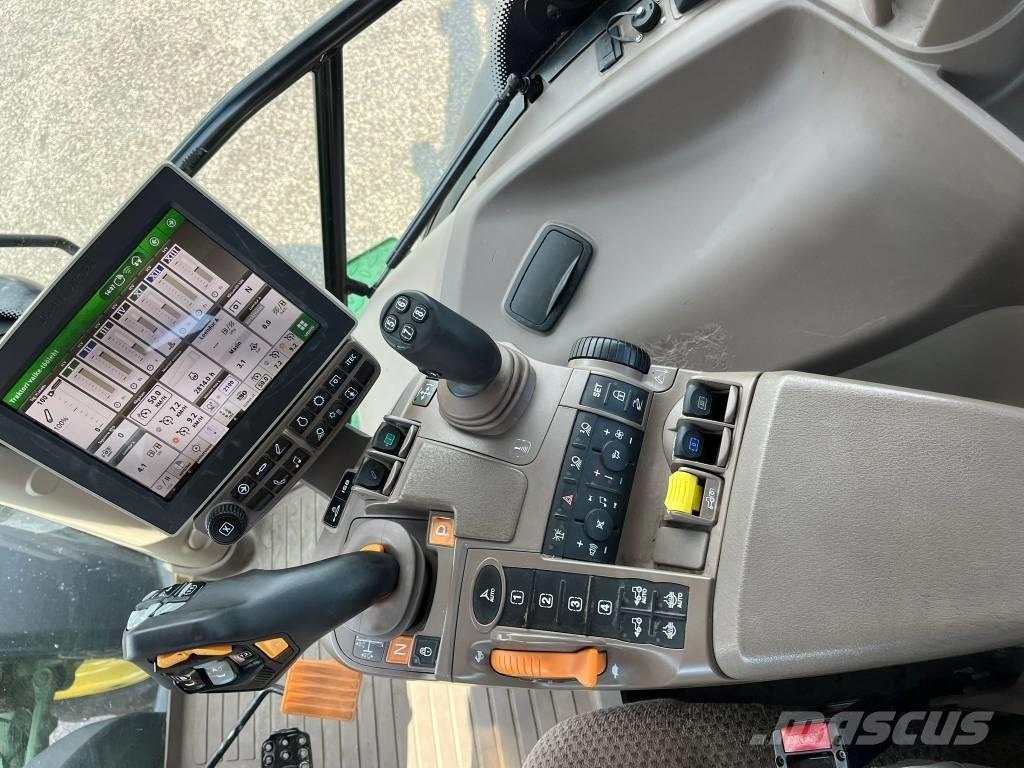 John Deere 6230 R Traktory