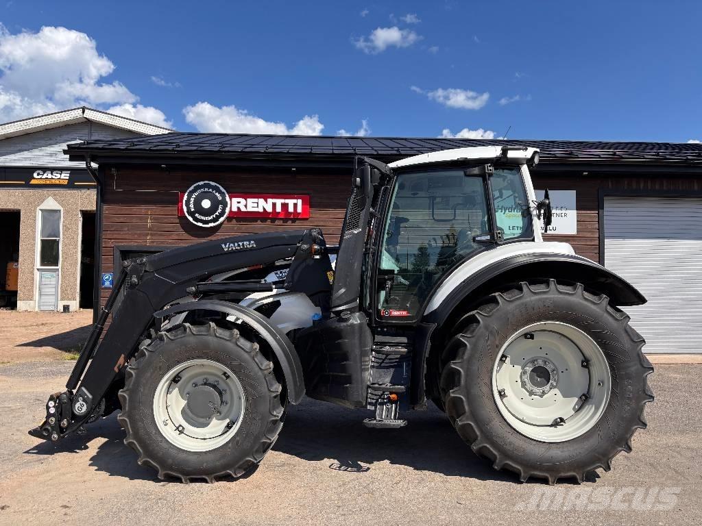 Valtra T 145 Active Traktory