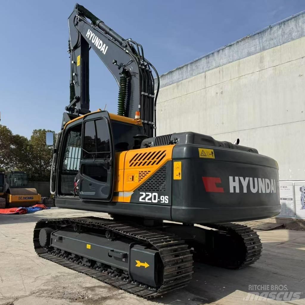Hyundai R220-9S Pásová rýpadla