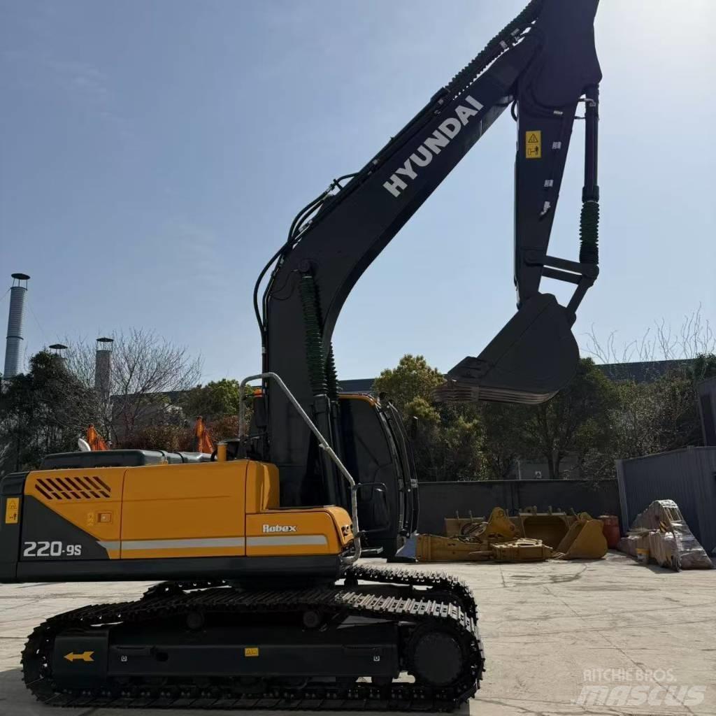Hyundai R220-9S Pásová rýpadla