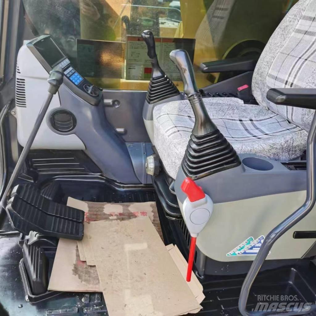 Komatsu 450LC-8 Pásová rýpadla