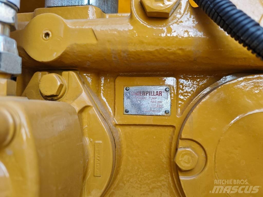 CAT 329 D Pásová rýpadla