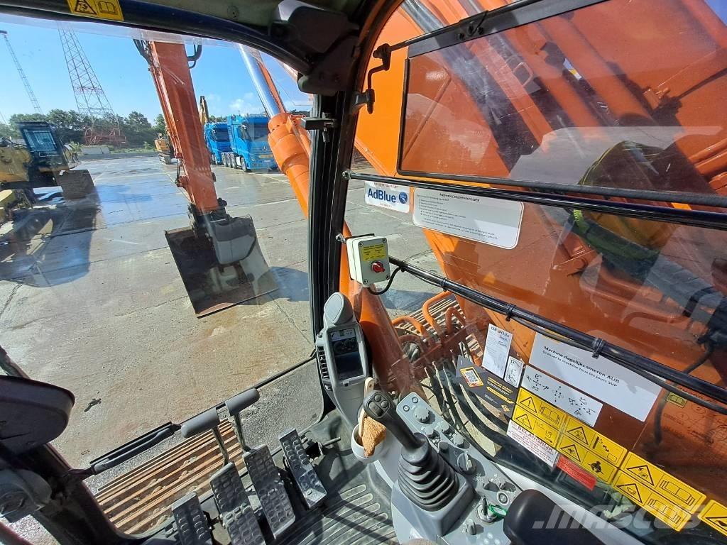 Hitachi ZX 300 LC-6 Pásová rýpadla