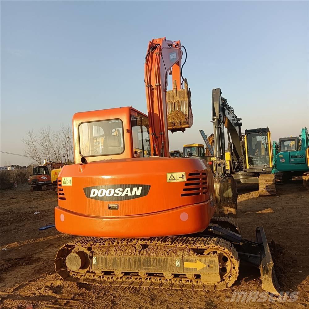 Doosan DH80G Midi rýpadla 7t - 12t