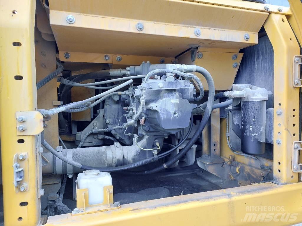 Komatsu PC360LC-11 Pásová rýpadla
