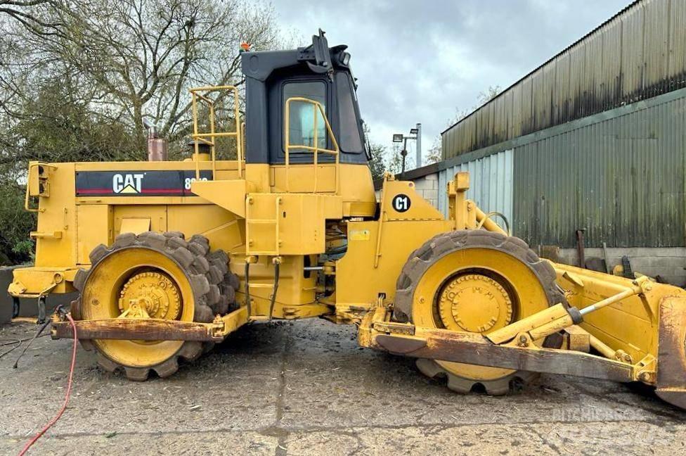 CAT 825 C Půdní kompaktory