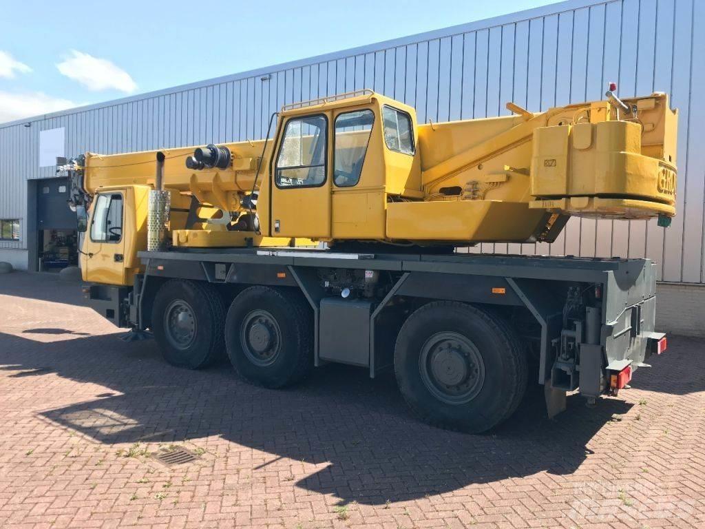 Grove GMK 3050 Univerzální terénní jeřáby