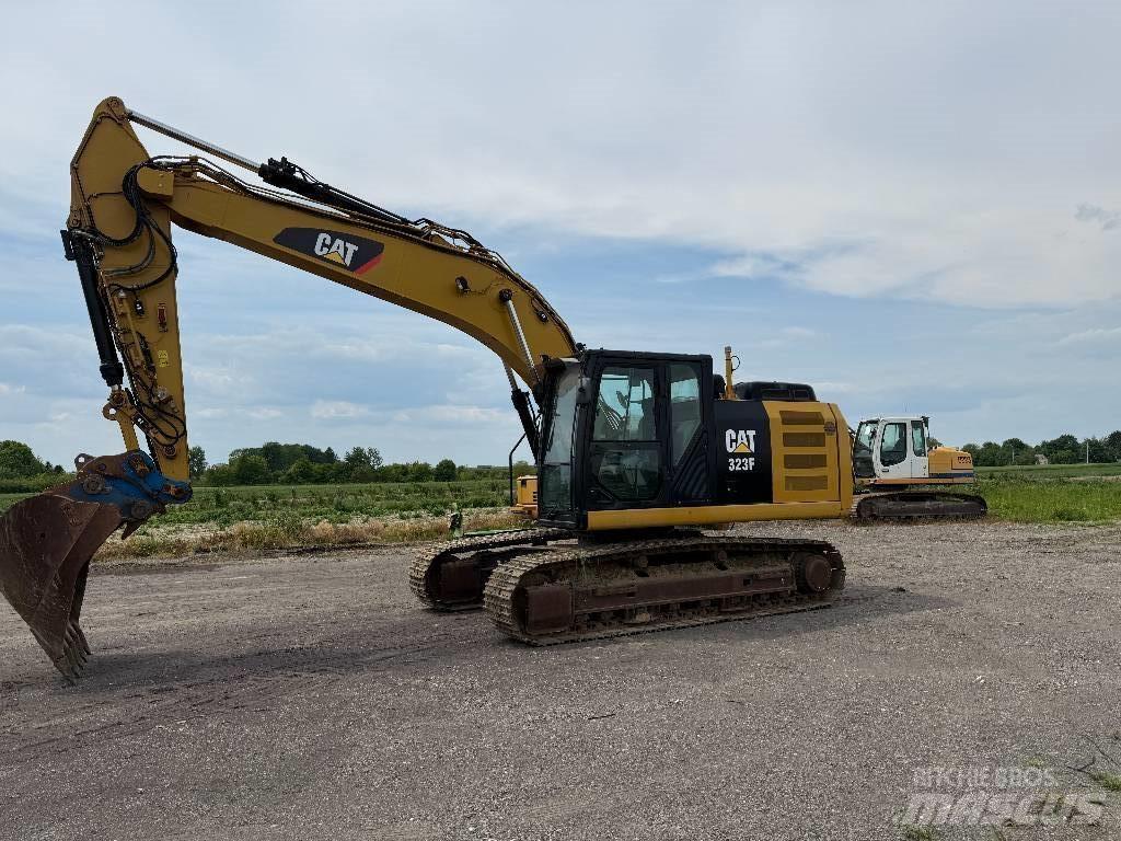 CAT 323 F L Pásová rýpadla