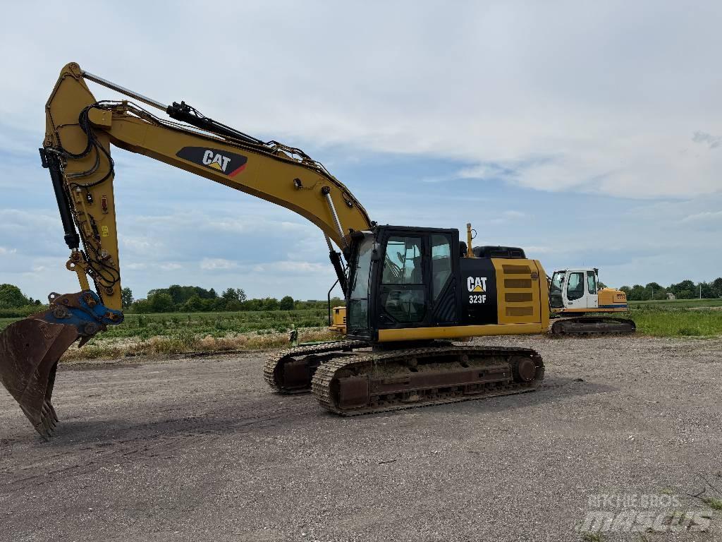 CAT 323 F L Pásová rýpadla
