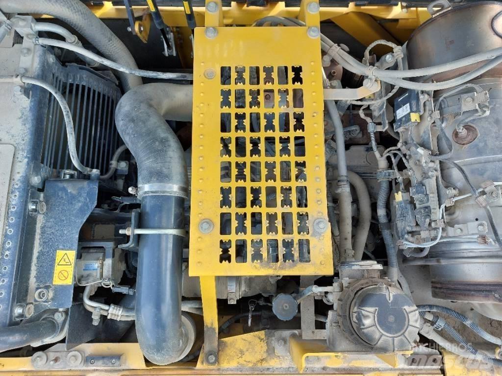 Komatsu HB365LC-3 Pásová rýpadla