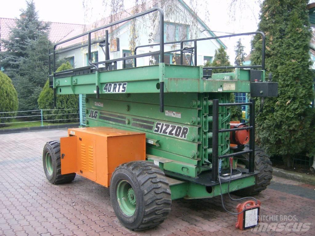 JLG 40RTS    V-1562 Vertikální sloupové výtahy