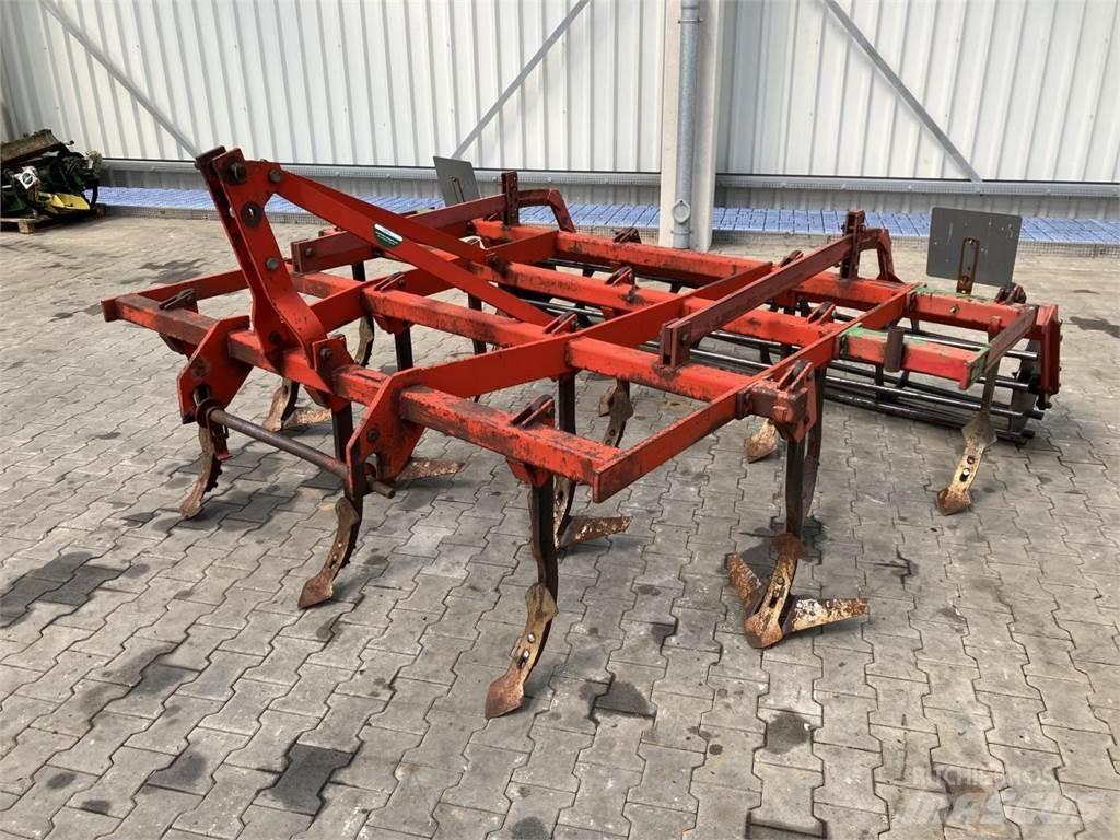 Becker Grubber 3m Kultivátory