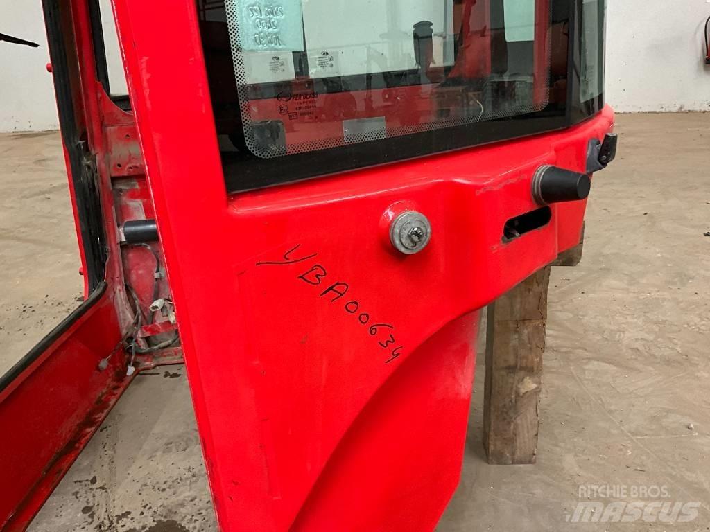 Yanmar Vio 25-6 Kabiny a interiér