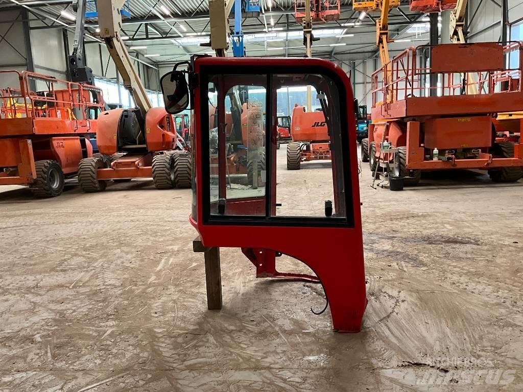 Yanmar Vio 25-6 Kabiny a interiér