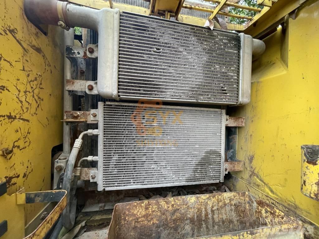 Komatsu PC 220-7 Pásová rýpadla