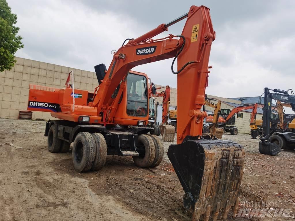 Doosan DH 150 W-7 Kolová rýpadla