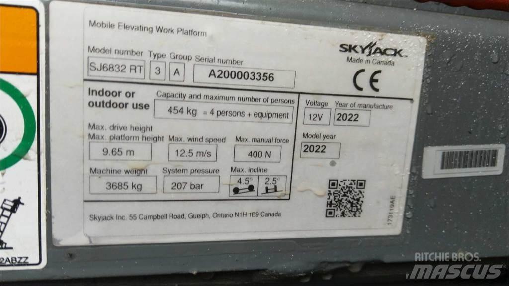 SkyJack 6832RT Nůžková zvedací plošina