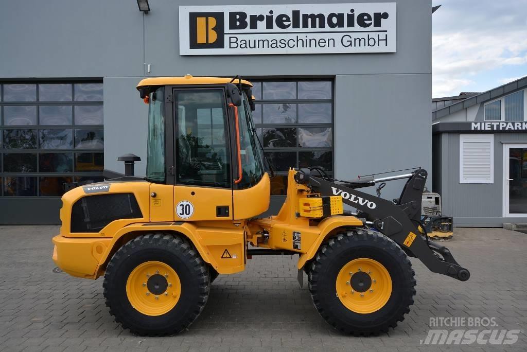 Volvo L30HS Kolové nakladače