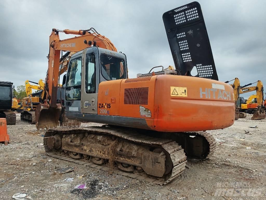 Hitachi ZX 200 Pásová rýpadla