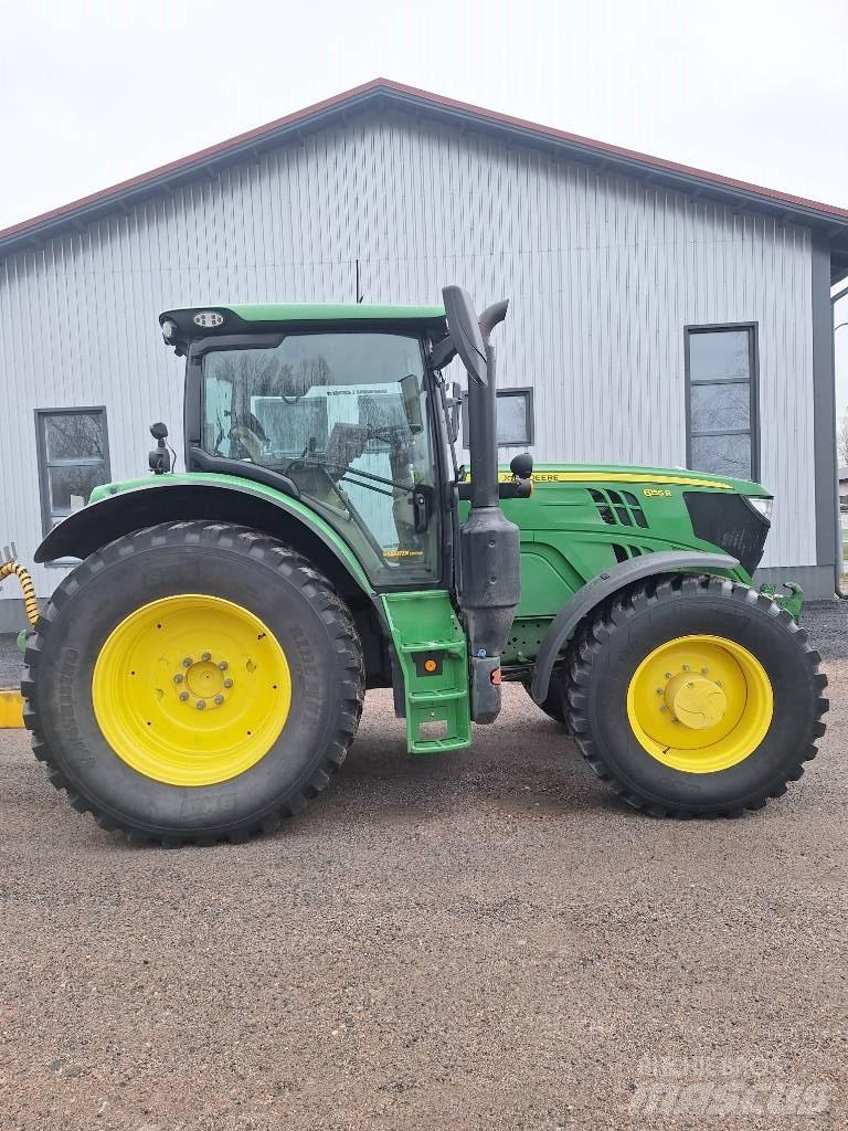 John Deere 6155R Traktory