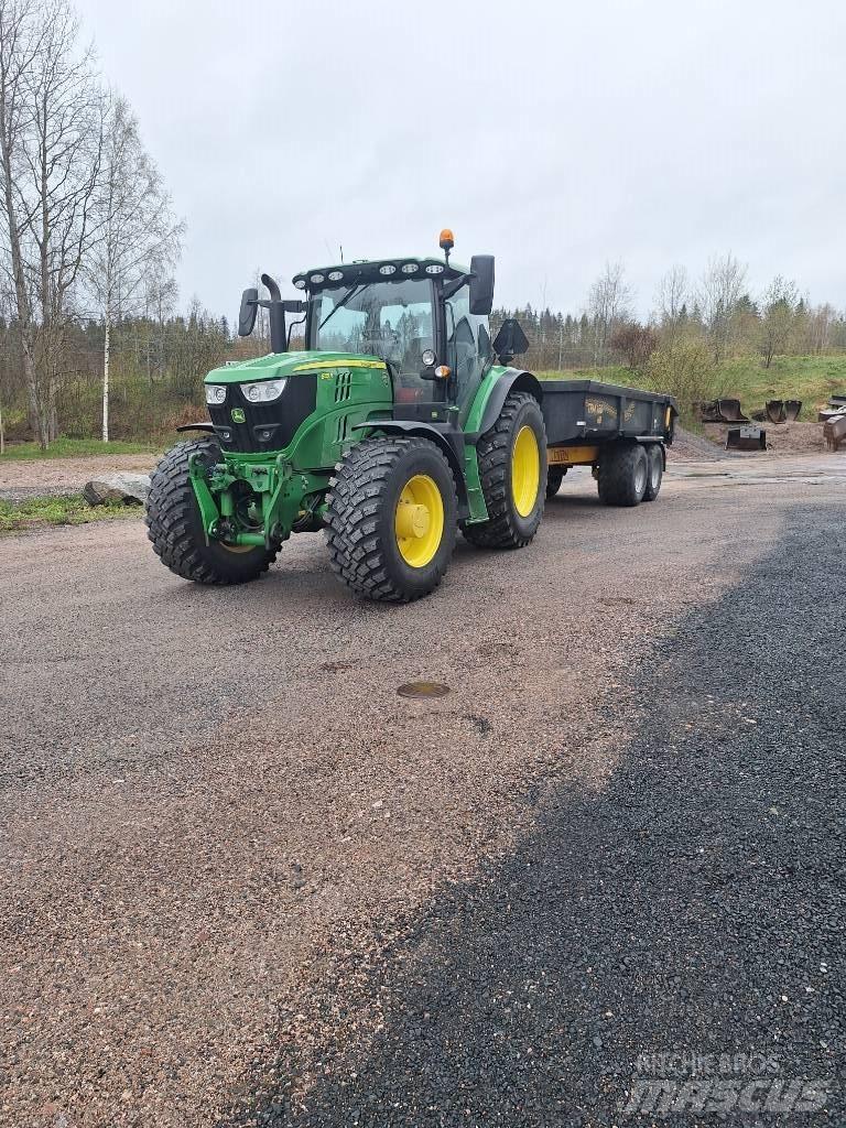 John Deere 6155R Traktory