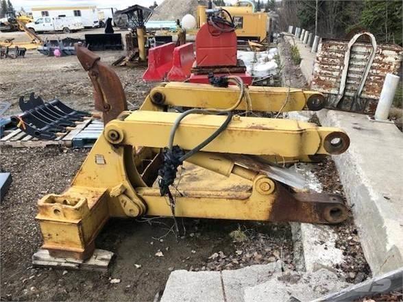 CAT D7R Půdní rozrušovače
