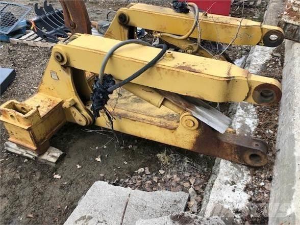 CAT D7R Půdní rozrušovače