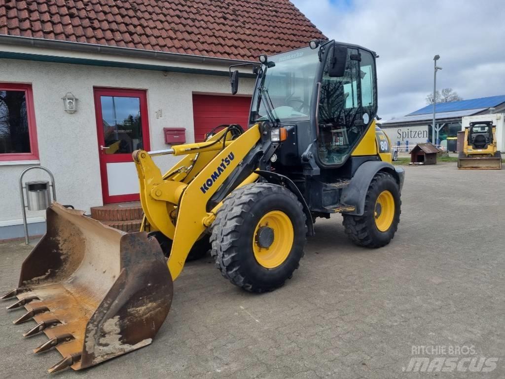 Komatsu WA 80-5 Kolové nakladače
